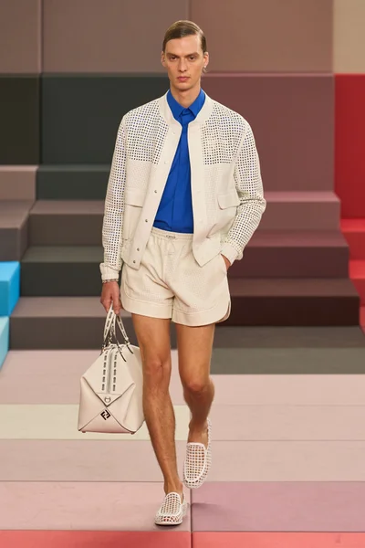 Look 34